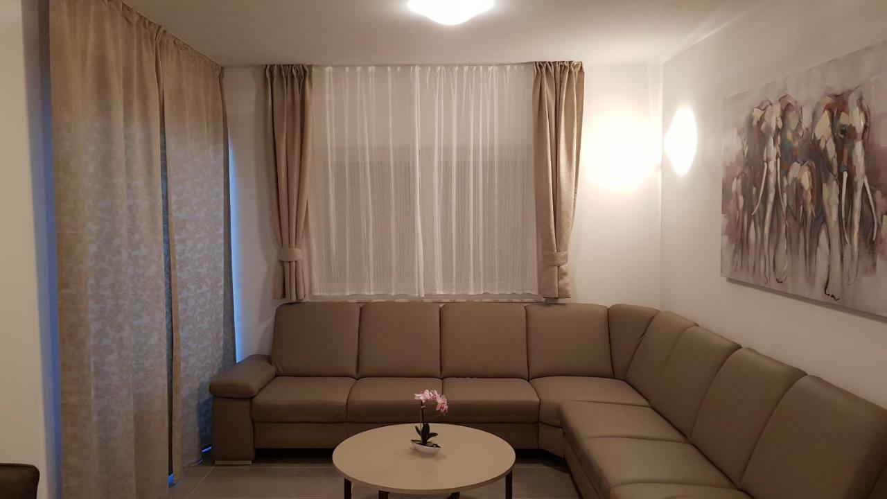 Apartment Aria Exclusive Petrcane Exteriör bild