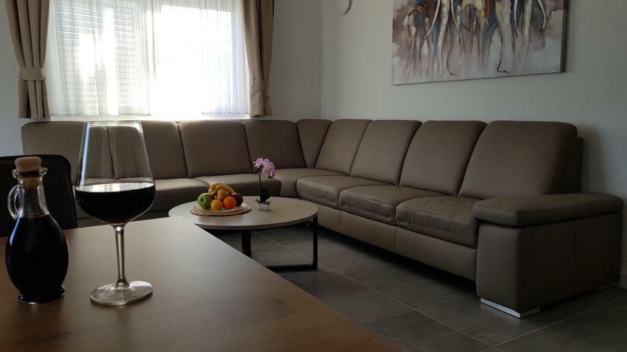 Apartment Aria Exclusive Petrcane Exteriör bild