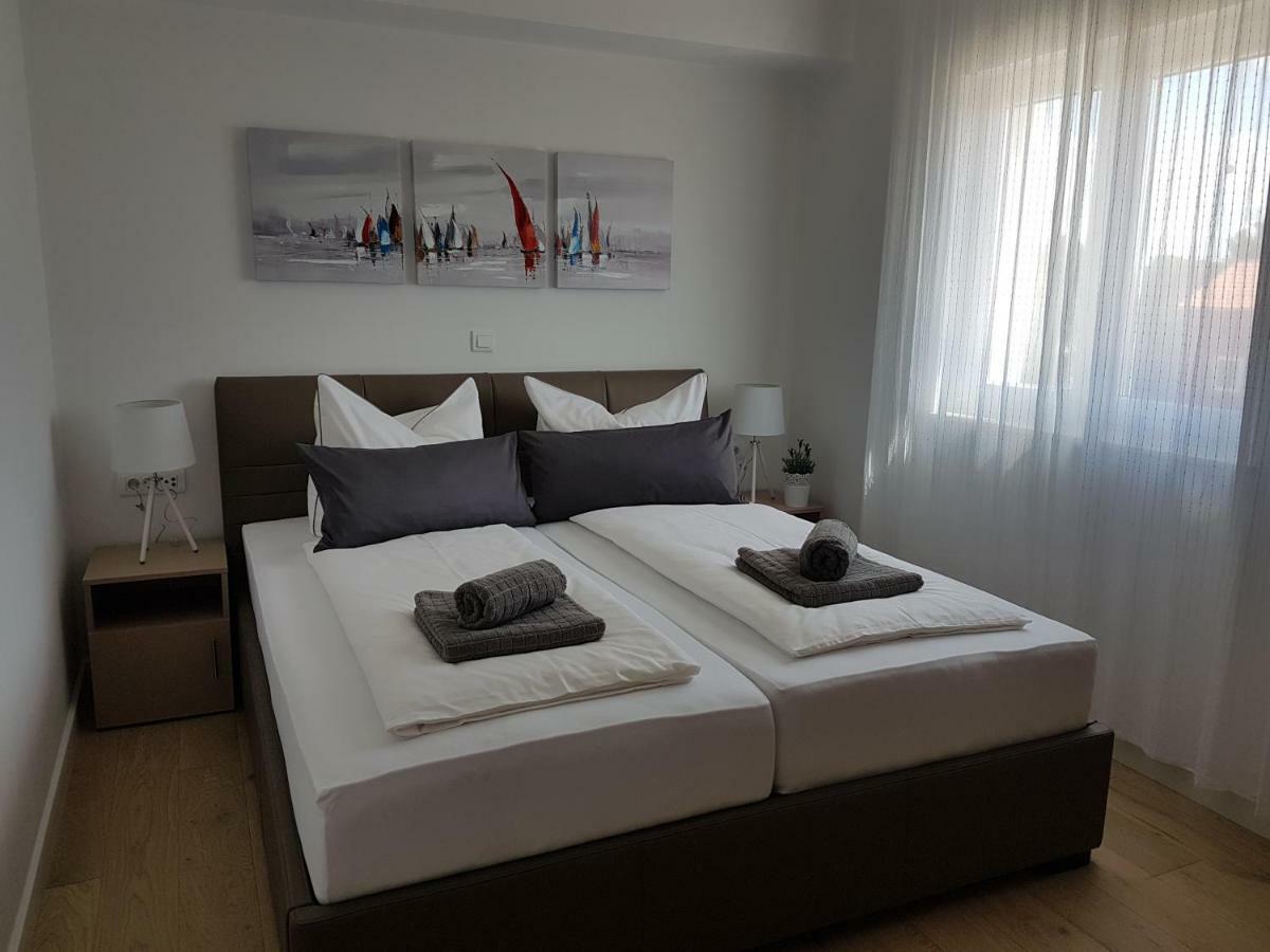Apartment Aria Exclusive Petrcane Exteriör bild